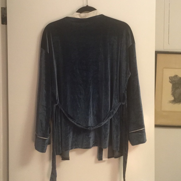 Short blue velvet robe - Picture 3 of 3